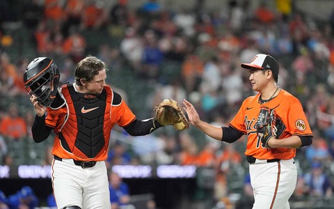 【MLB】雨で57分間中断、菅野智之はどう過ごしたか 「待ち時間はキャッチボールではなく…」 指揮官称賛「準備を怠らなかった」 画像