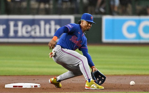【MLB】千賀滉大を救った、メッツ野手陣の「パーフェクトリレー」に実況大興奮 リンドーアの“最速”中継プレーを称賛「素晴らしい送球だ」 画像