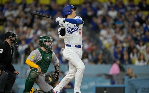 【MLB】まるで映画のワンシーン……大谷翔平“2打席連発”で場内総立ち、観客視点の胸アツ動画は必見「ショウヘイは凄すぎるよ」 画像