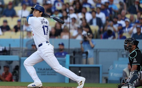 【MLB】大谷翔平、僅差のリードで左中間破る“160キロ”二塁打　ドジャース連敗ストップ目前も…… 画像