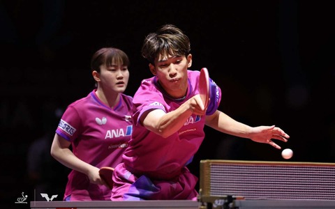 吉村真晴、大藤沙月ペアが中国の世界1位ペアに大金星　3－1撃破でベスト4進出、メダル確定で優勝争いにも参戦へ【世界卓球2025】 画像