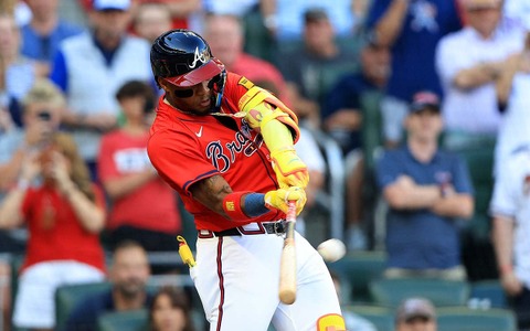 【MLB】1年ぶり復帰、アクーニャJr.が衝撃の初球先頭打者アーチ　公式称賛の“186キロ”復活弾「彼は帰ってきた」 画像
