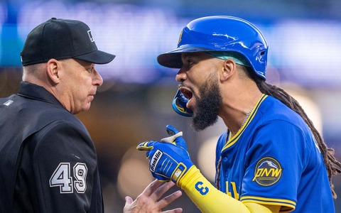 【MLB】「史上最悪の判定」完全なボール球がストライクに、マリナーズ主将が激高し退場処分　昨季も“誤審騒動”の審判 画像