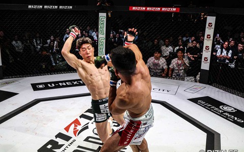 【RIZIN】「打撃もすごく強くなっている」絶対王者サトシ、わずか50秒での“鮮烈”バックチョークに実況騒然 失神した韓国王者は茫然自失…… 画像
