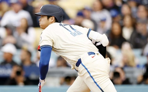 【MLB】大谷翔平、初回に165キロ“高速右安打”で好機演出 スミスの適時打で生還、月間最多本塁打更新の23号も期待 画像