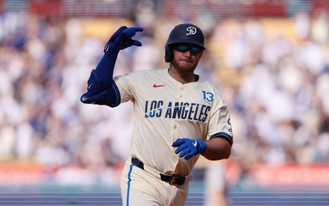 【MLB】34歳マンシーが達成した200号への想い「ドジャースで本塁打が打てたことは……」 節目に到達も「もっと打てる力がある」と意欲 画像