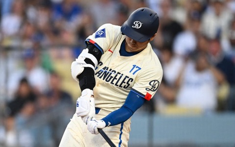 【MLB】大谷翔平、初回に続く右安打で今季19度目のマルチ達成 ド軍の大量リードに貢献、23号で月間最多本塁打更新 画像
