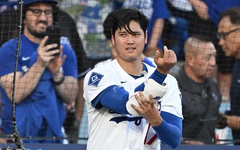 【MLB】大谷翔平の“二刀流”は忙しい……同僚マンシーは感銘「水も飲まずにヘルメットを被って打席に立った」 画像