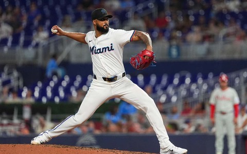 【MLB】ドジャースの選択肢は「セールかアルカンタラか」　近づくトレード期限、公式サイトがファンからの質問に回答「動く可能性は十分」 画像