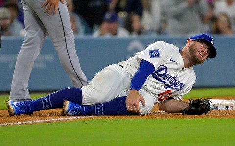 【MLB】IL入りのド軍マンシー、負傷した瞬間思ったことは……「クソ、余計なことを考えさせてしまった」3000K目前のカーショーを気遣う 画像