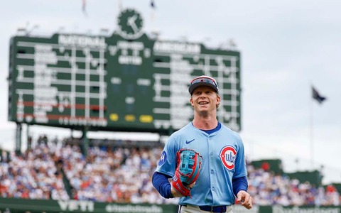 【MLB】「捕球確率5%」カブスPCA、弾丸ライナーを鮮やかダイビングキャッチ　公式絶賛の超美技「これがAS先発に選出される理由」 画像