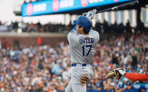 【MLB】32号アーチ、大谷翔平の“ベース1周動画”を公式SNSが投稿「まるで映画そのもの」　敵地ファンも思わず怒号から大歓声に 画像