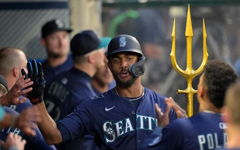 【MLB】“イチローの愛弟子”フリオがメジャー史上初の快挙達成、デビュー4年連続「15本塁打、20盗塁以上」　菊池雄星から節目の一発 画像