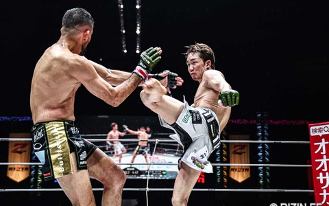 【超RIZIN.4】朝倉未来、クレベルに4年越しの“やり返し”成功　「青、朝倉！」スプリット判定で15分間の死闘を制す 画像