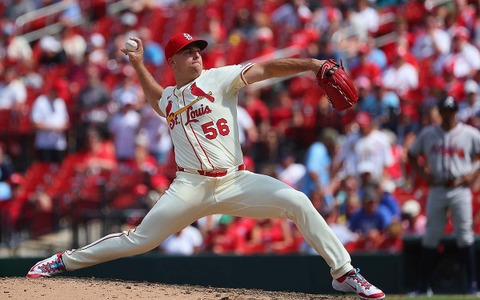 【MLB】ドジャースの補強候補にカージナルスの“昨季セーブ王”ヘルズリーが急浮上　ガーディアンズ守護神の賭博疑惑を受けて方針転換か 画像