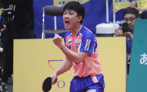 悲願の初制覇へ、ベールを脱いだ“岡山リベッツ・張本智和”　電撃移籍の男子エースが語ったデビュー戦【Tリーグ】 画像