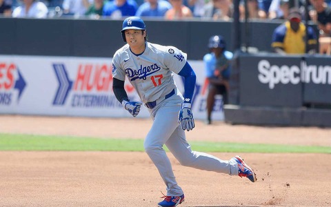 【MLB】大谷翔平、7試合ぶりの1番起用でベッツと“重盗”など2安打4出塁2盗塁と躍動　指揮官「これがベストなラインナップ」 画像