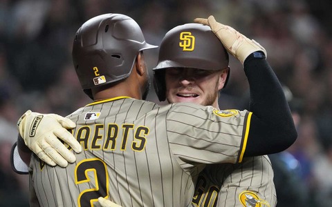 【MLB】新戦力が躍動したパドレス、逆転勝利で首位ドジャースに2ゲーム差　大補強の成果……オハーンが同点弾、ミラーがセーブ 画像