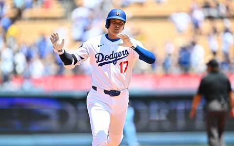 【MLB】41号で記録更新の大谷翔平、この日2度目の申告敬遠……3試合連続マルチ安打と今季17個目の盗塁と躍動 画像