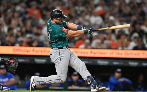【MLB】本塁打王ローリー、殿堂入りレジェンドを超える“捕手史上2位”の46号アーチ　「OPS.696→1.028」急成長の右打席で記録更新 画像