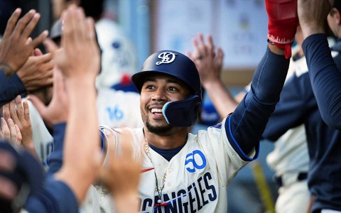 【MLB】大谷翔平も拍手　ベッツの“値千金”決勝アーチでドジャース、首位攻防戦で3連勝　米記者が決勝弾の経緯に言及「チームの勝利に集中した」 画像