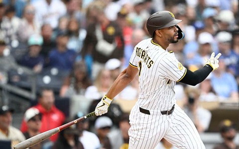 【MLB】パドレスの“ドジャース追撃”に暗雲……正遊撃手ボガーツ、痛恨の左足骨折で離脱　10年連続2桁アーチ好守の32歳 画像