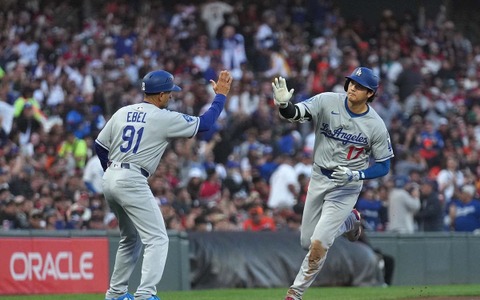 【MLB】大谷翔平、5試合ぶり“49号追撃弾”に敵地オラクルパークも熱狂　138メートル特大一打でシュワーバーに再接近 画像