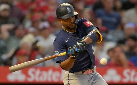 【MLB】AL西地区優勝争い、マリナーズが同率アストロズに先勝で「単独首位浮上」　イチローの“愛弟子”フリオら計4本塁打で完封リレー 画像