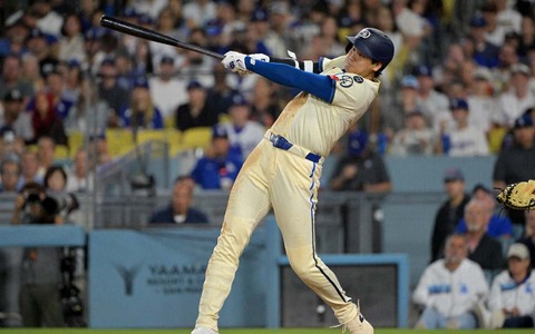 【MLB】大谷翔平、左翼への衝撃53号にロバーツ監督も賛辞「危険な選手」　4度目のMVP獲得も断言「実績を考えれば圧勝」 画像