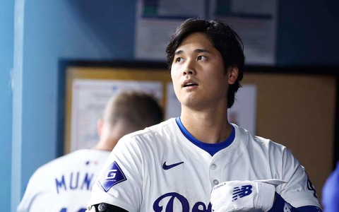 【MLB】大谷翔平、1カ月ぶりにスタメン外れる　残り2試合で2本差の本塁打王争いと球団新「55号」まであと1本 画像