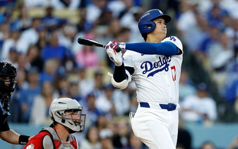 【MLB】大谷翔平、WCS初戦“爆速”先頭打者アーチで「新たなメジャー記録樹立」　米記者注目の一発「100マイル以上の投球を捉えた本塁打で……」 画像