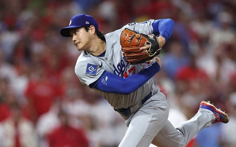 【MLB】大谷翔平はPS二刀流デビューで「世界最高の投手か改めて証明」　佐々木朗希との“日本人コンビ”史上初快挙に公式注目 画像