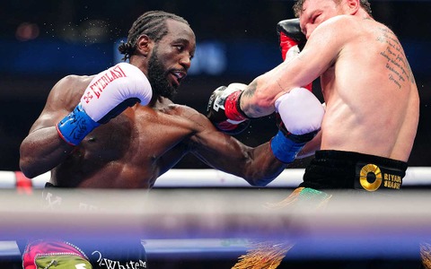 「めちゃくちゃカッコいい」“3階級4団体統一王者”クロフォードが日本文化を満喫　ファンは大絶賛「鎧も刀もとっても似合ってる」 画像