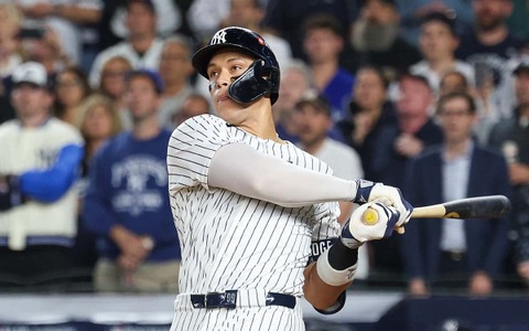 【MLB】ジャッジ、窮地から異次元の内角打ちで「史上初アーチ」を記録　崖っぷちヤンキースがブルージェイズに逆転勝利 画像
