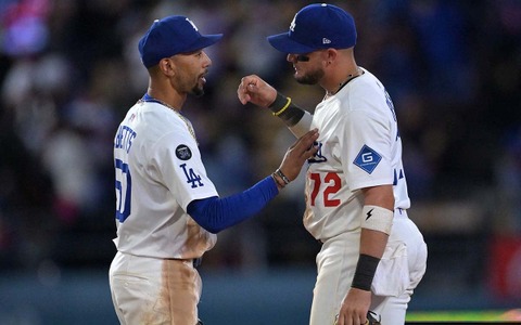 【MLB】ドジャースの“二遊間”が高評価……ベッツとロハスが「ゴールドグラブ賞」最終候補入り　今季60発のローリーは連続選出ならず 画像