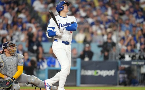 【MLB】大谷翔平、二刀流で驚愕の1試合2発“188キロ”場外アーチ「地球上でもっとも偉大な野球選手だ」　同僚フリーマンも頭抱える特大弾 画像