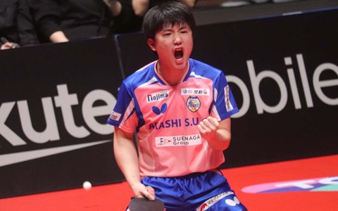 卓球男子の銅メダル獲得で張本智和が掴んだ自信　中国トップ3を撃破した2025年の手応え「胸を張って今後は戦える」 画像