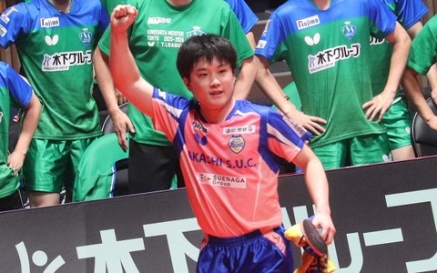 張本智和、強行出場のエースがもたらした逆転勝利「Tリーグまでアジア選手権の気持ち」　シングルス7連勝で岡山を牽引 画像