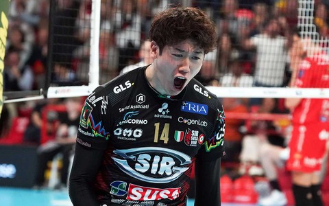 ペルージャ石川祐希、開幕戦でアタック決め咆哮　チーム2位の18得点で白星発進に貢献、悲願のイタリア・セリエA制覇へ好発進 画像