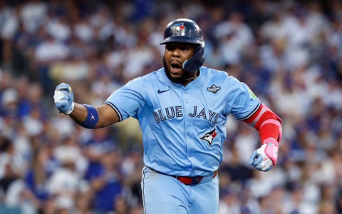 【MLB】「直球を投げてこないと思った」大谷翔平のスイーパーを粉砕したゲレーロJr.　なぜ読み切ることができたのか、その理由とは…… 画像