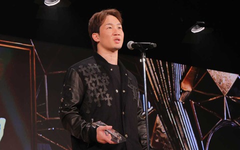 【RIZIN】朝倉未来、MVP授賞式の舞台裏で“スパイ”を警戒？「だいぶ胡散臭くなってきた」「敵なんでね」 画像