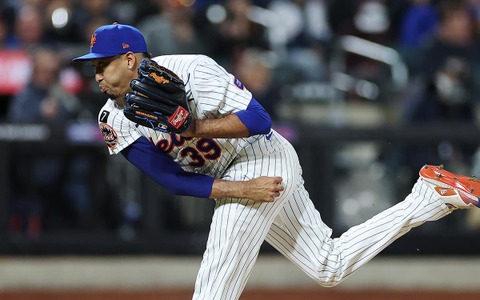 【MLB】ドジャース待望の新守護神、ディアスってどんなピッチャー？　2球種で圧倒する剛腕サイドスロー「世界一の入場曲」にも注目 画像