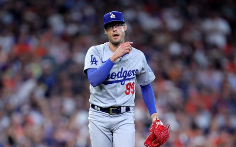 【MLB】ドジャース復帰叶わず……ケリーが「渋々ながら現役引退を明かす」　大谷翔平から“ポルシェ贈呈”で話題をさらった剛腕 画像