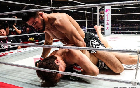 「RIZIN大晦日」で朝倉未来にTKO勝利した“最強王者”シェイドゥラエフが12位→6位に急浮上　朝倉は順位落とすも日本勢トップを維持｜世界フェザー級ランキング（2026年1月5日時点） 画像