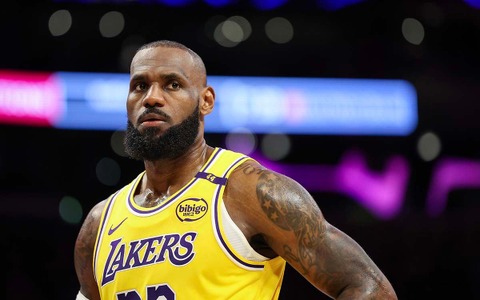 【NBA】今夏FAになるレブロン……「レイカーズで引退することはない」と元オールスター選手　キャリア最後は“古巣へ帰還”と予想 画像