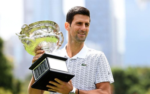 「真の一流」38歳ジョコビッチが見せた“王者の品格”　元世界1位のフェアプレー精神と気遣いに米メディアが称賛【全豪OP】 画像