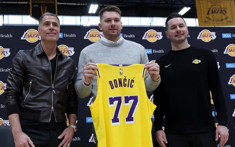 【NBA】世紀のトレードから1年……ドンチッチ「正直に言って、ひどかった」と振り返る　現在は「ビーチのそばで最高」とニッコリ 画像