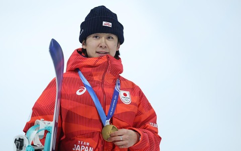【ミラノ五輪】「夢が叶った」スノボ金の戸塚優斗、表彰台で涙……ライバルは日本勢の躍進に言及「彼らには天性の才能や資質がある」 画像