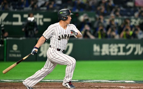 【WBC2026】これぞ4番、吉田正尚が値千金の「2点適時打」　侍ジャパンが終盤でついに勝ち越し　宿敵・韓国撃破なるか 画像