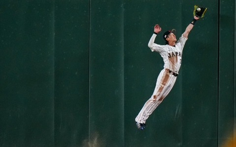 【WBC2026】「まるで魔法のようだった」周東佑京の“超ファインプレー”を米放送局が絶賛　侍ジャパン、宿敵・韓国撃破で連勝 画像